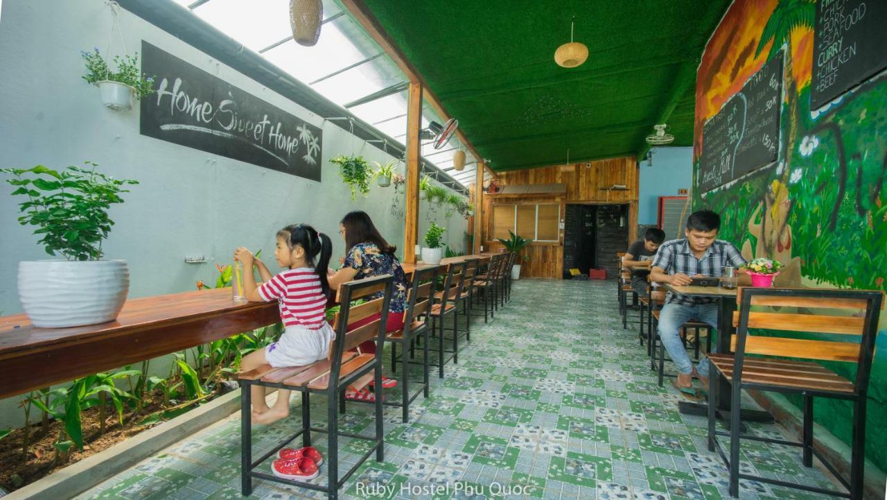 Ruby Phu Quoc Hostel Extérieur photo