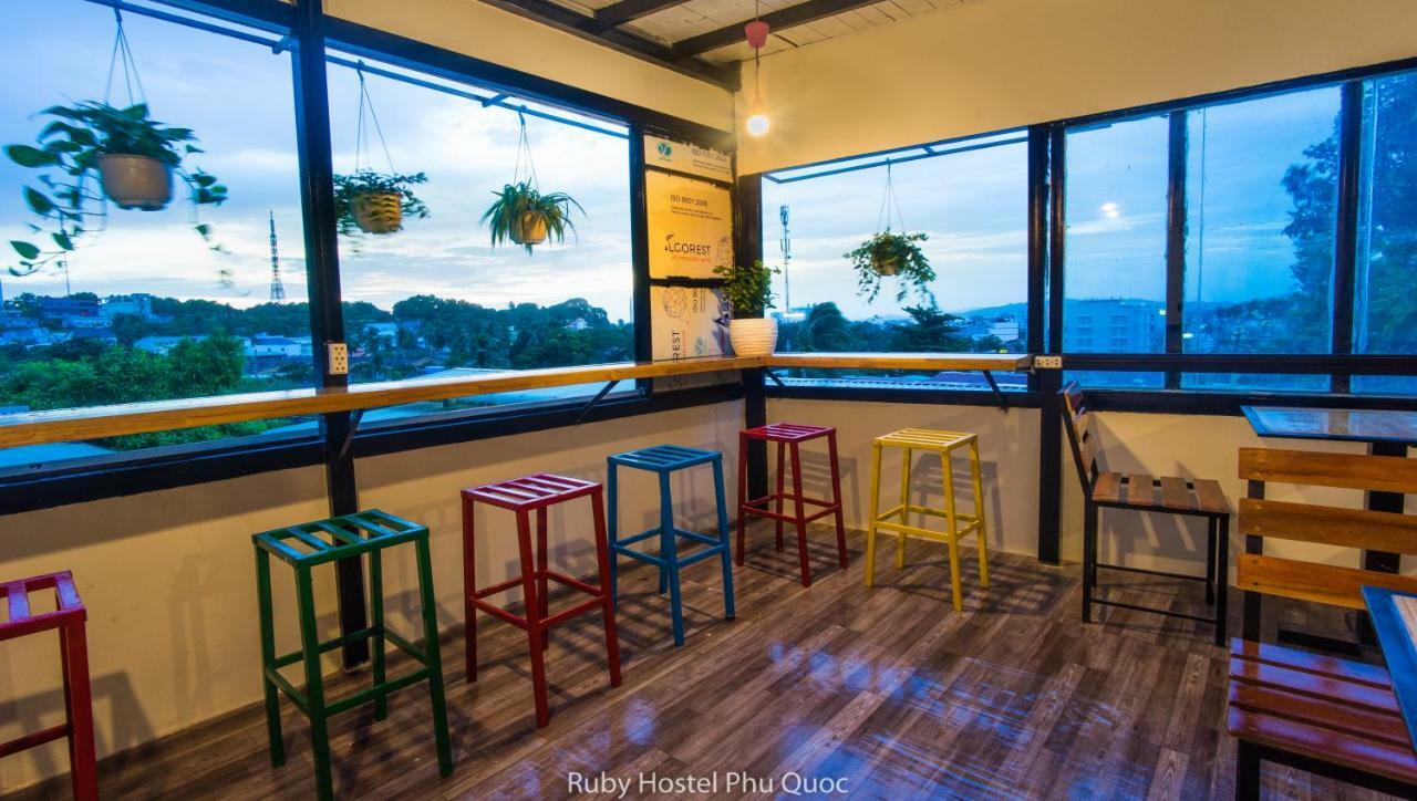 Ruby Phu Quoc Hostel Extérieur photo