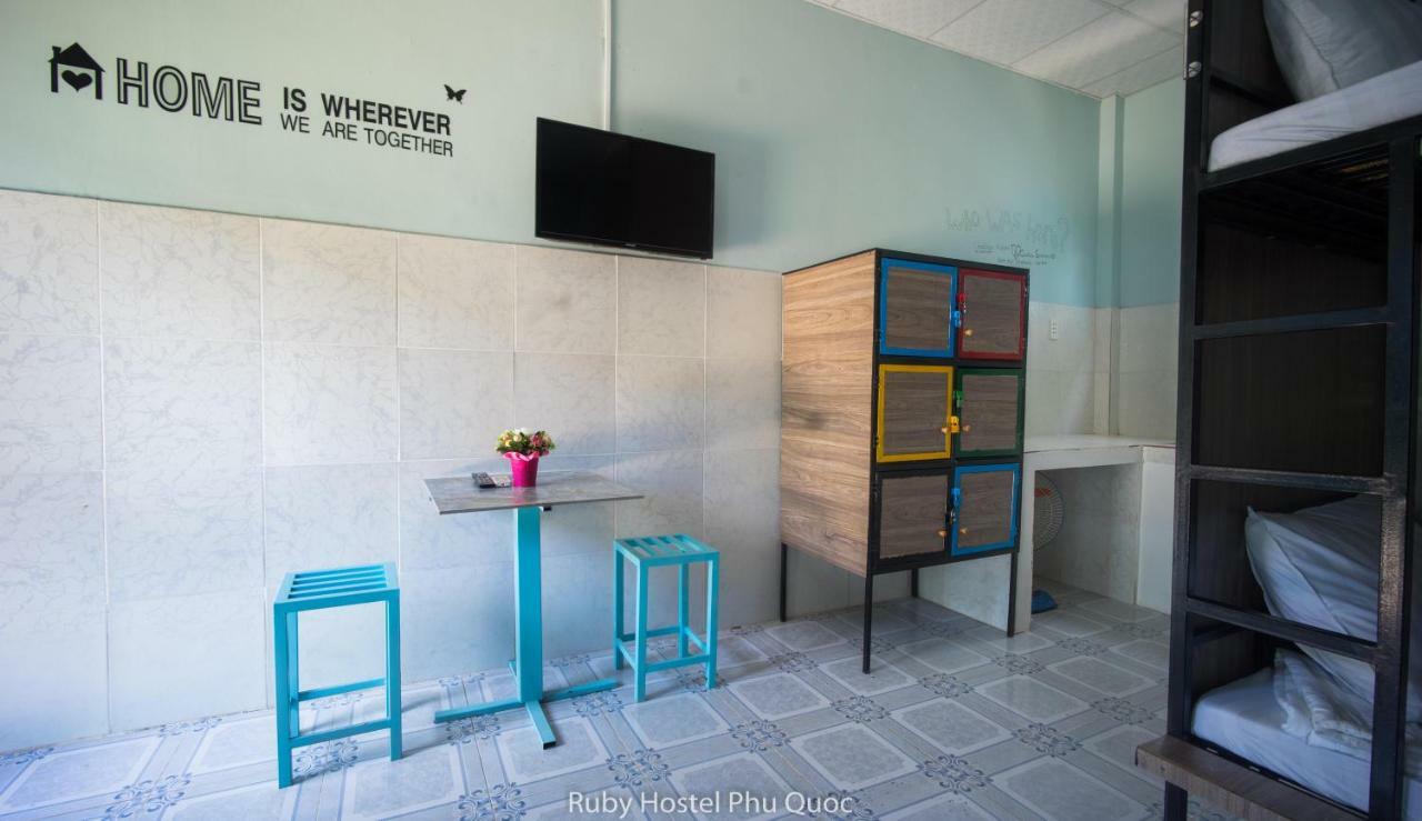 Ruby Phu Quoc Hostel Extérieur photo