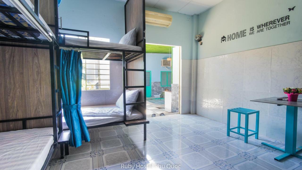 Ruby Phu Quoc Hostel Extérieur photo