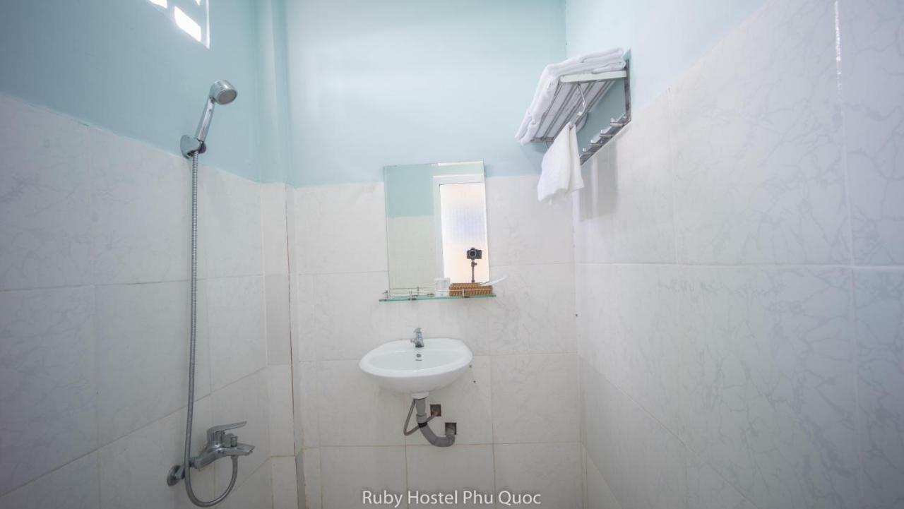 Ruby Phu Quoc Hostel Extérieur photo